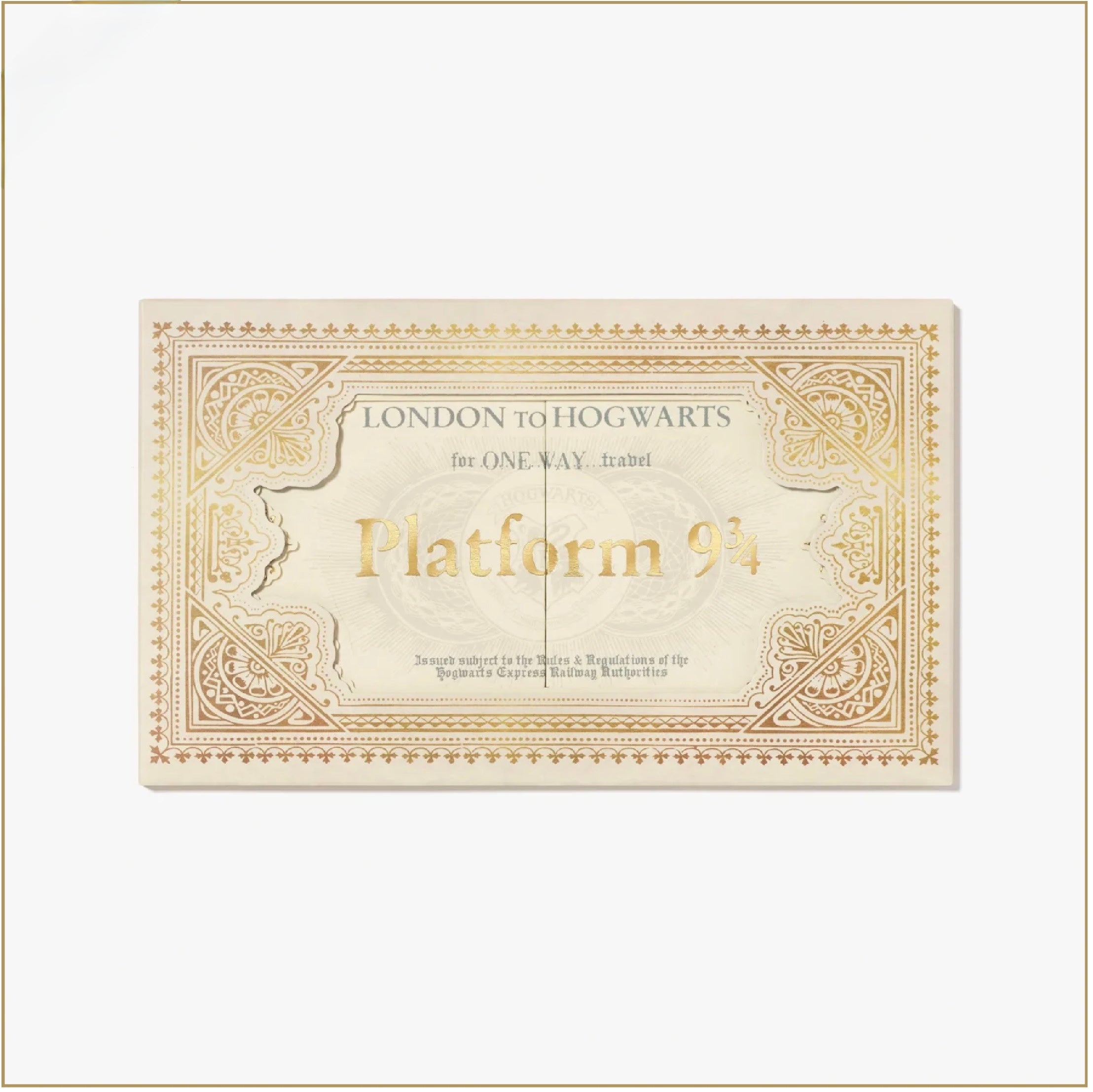 Dettagli in lamina dorata della card 3D Platform 9¾ MinaLima