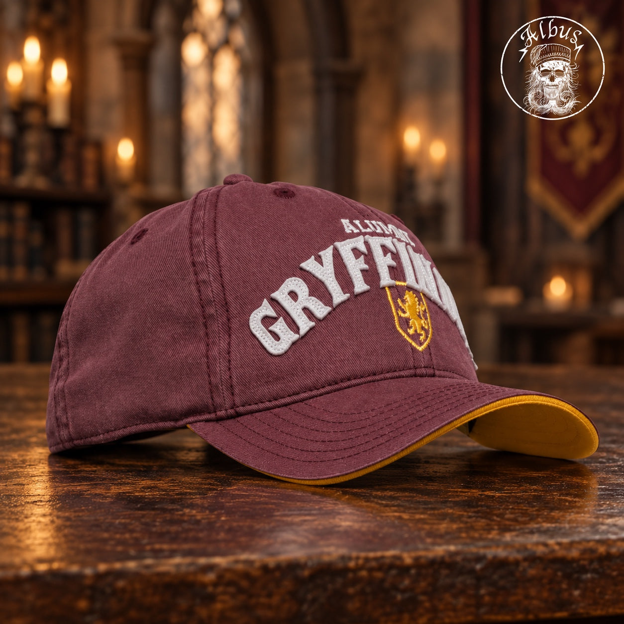 Cappellino Grifondoro Alumni con ricamo in rilievo – dettaglio
