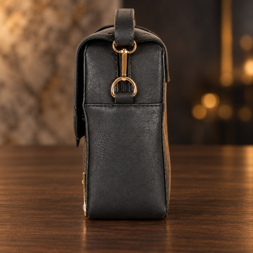 Borsa Harry Potter con bacchetta dorata – vista laterale e tracolla removibile