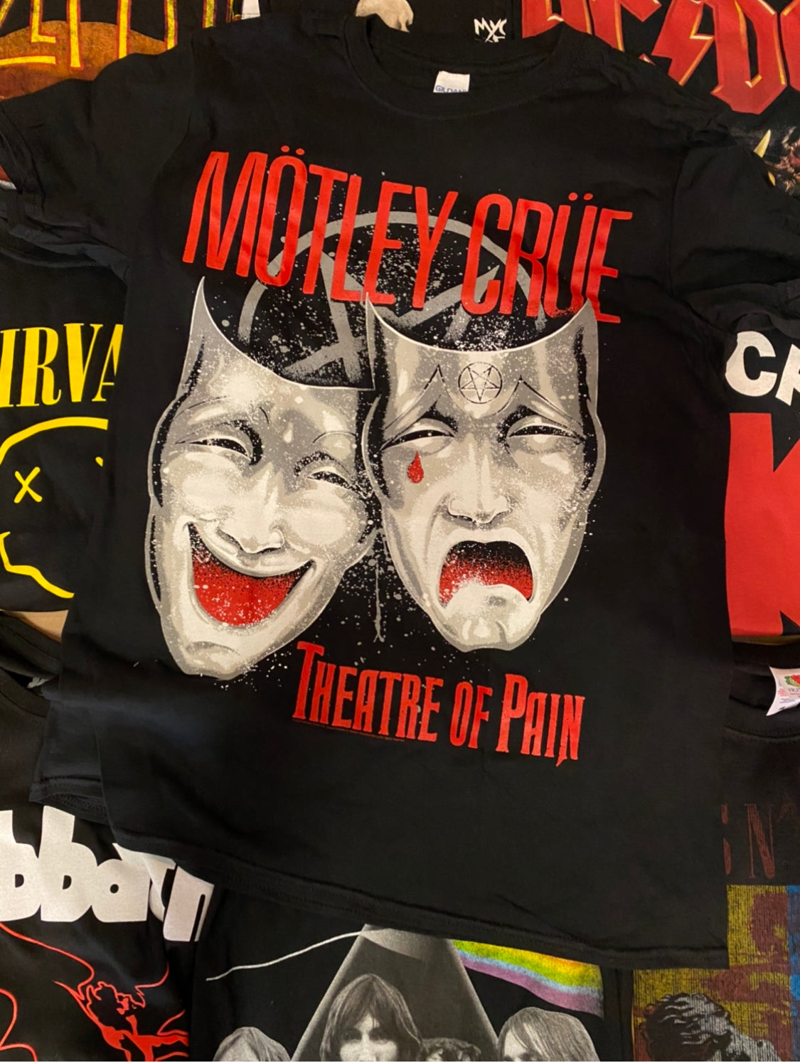 MOTLEY CRUE UNISEX TEE: THEATRE OF PAIN CRY