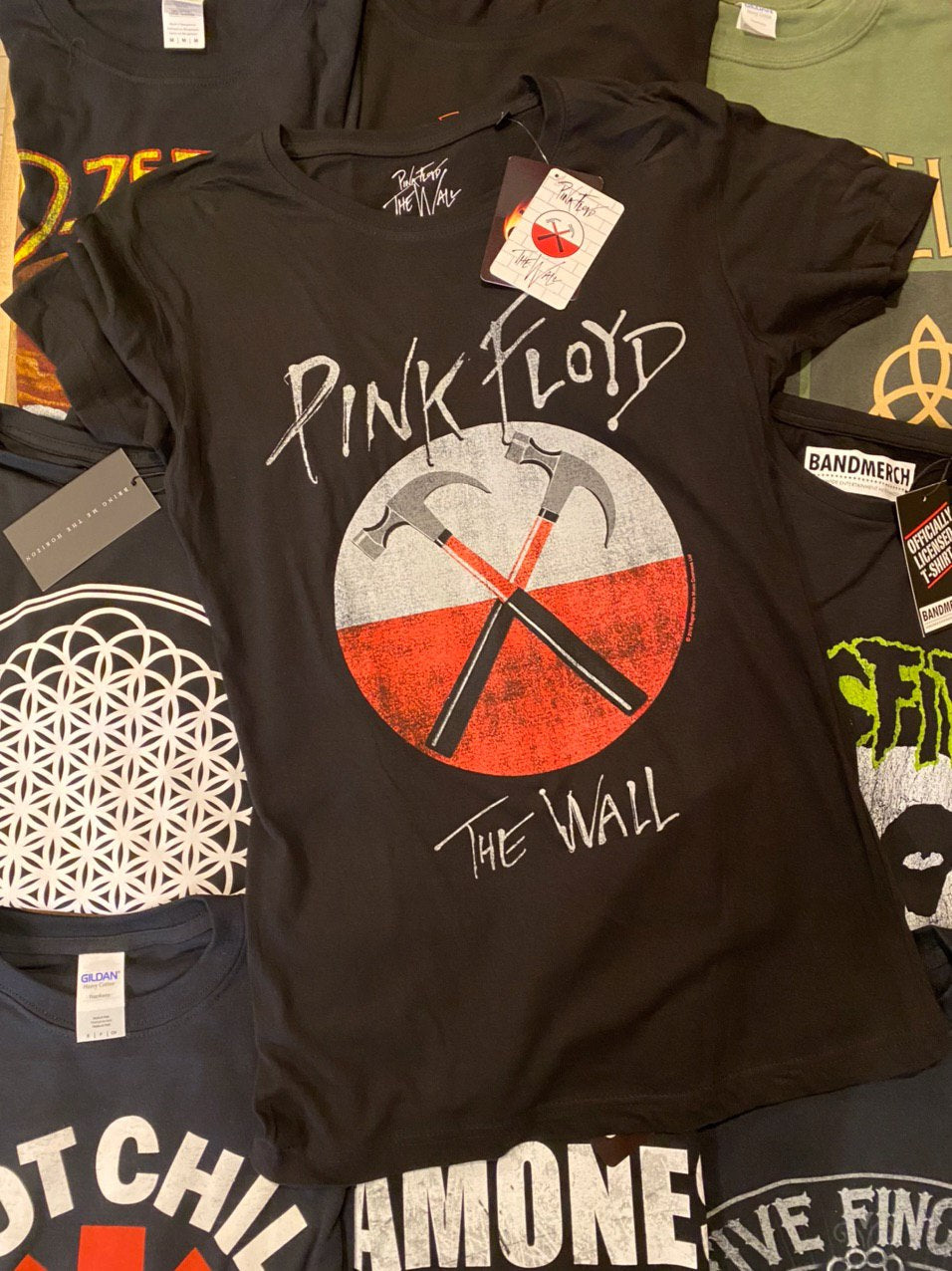 PINK FLOYD UNISEX TEE: THE WALL HAMMERS LOGO