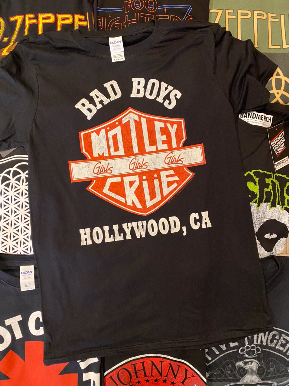 MOTLEY CRUE KID'S TEE: BAD BOYS SHIELD