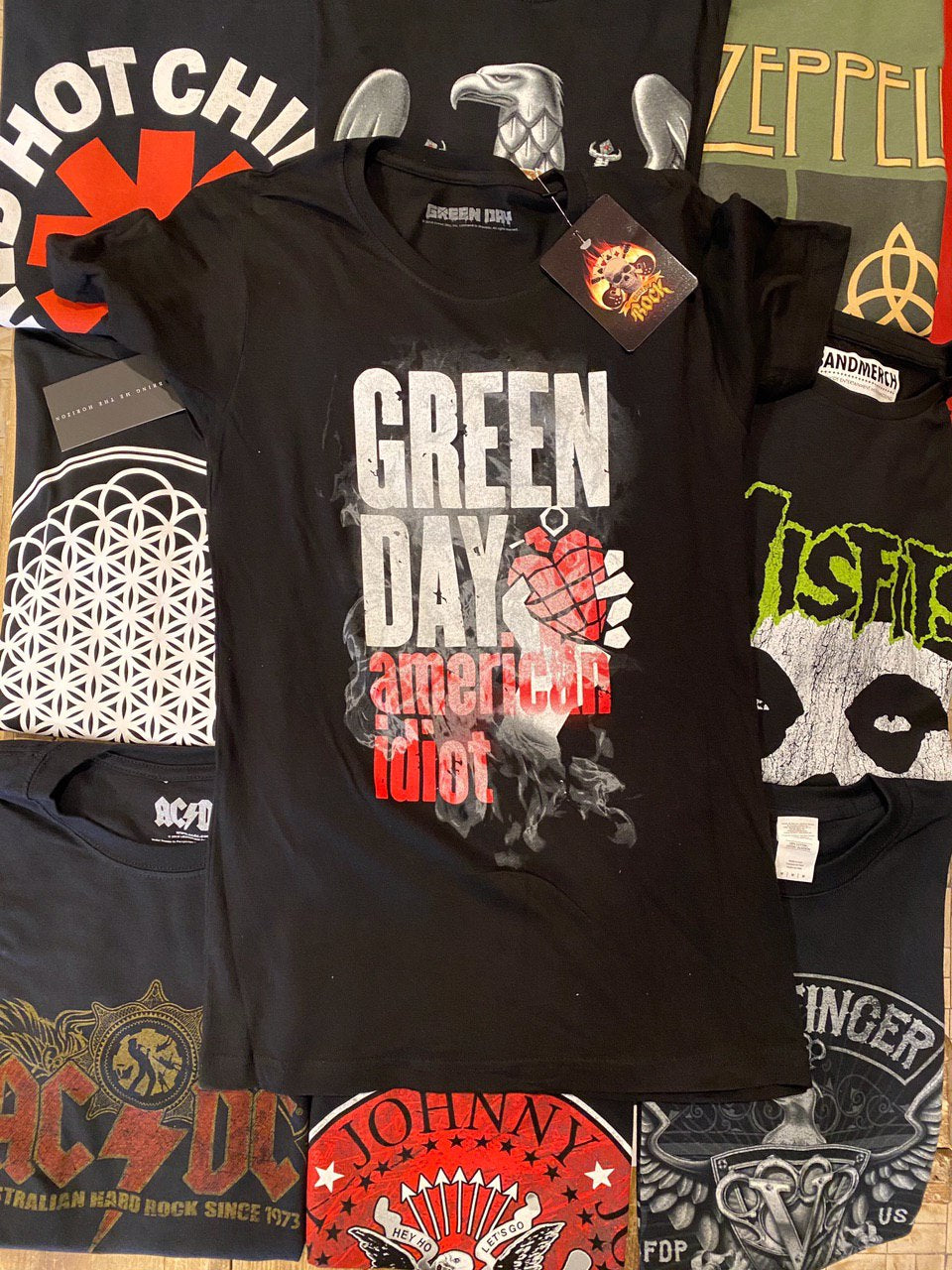 GREEN DAY UNISEX TEE: AMERICAN IDIOT
